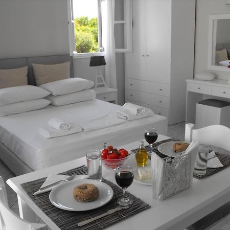 Milos Bay Suites Adamantas  Bagian luar foto