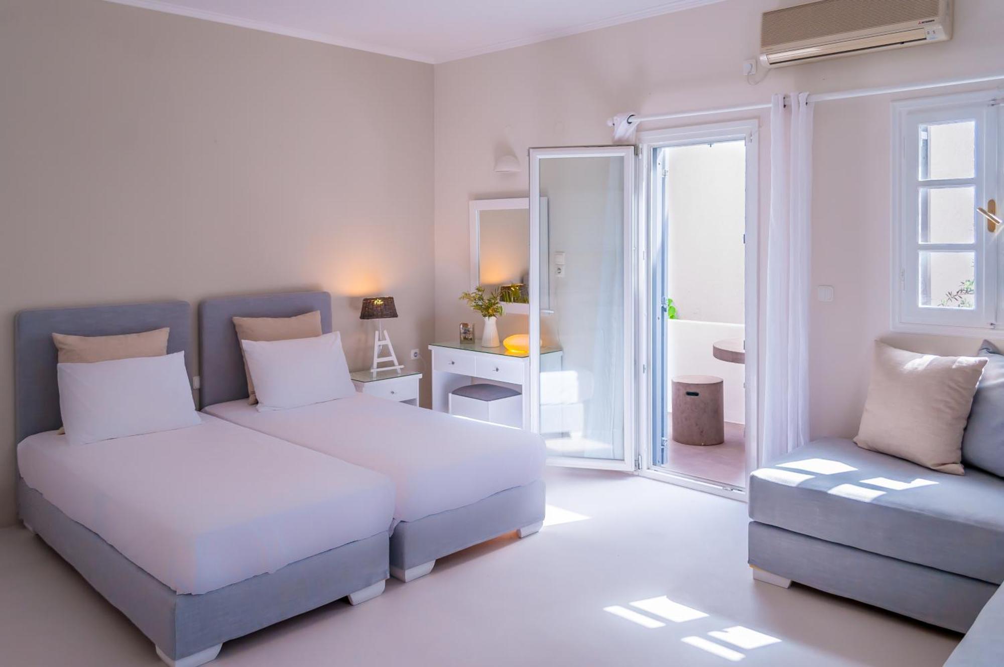 Milos Bay Suites Adamantas  Bagian luar foto