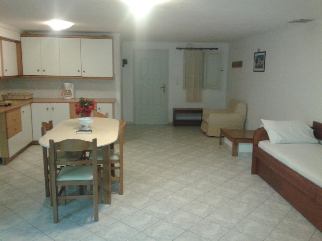 Milos Bay Suites Adamantas  Bagian luar foto