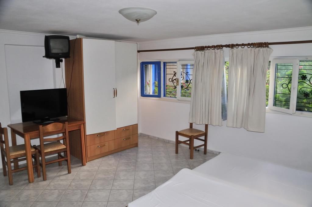 Milos Bay Suites Adamantas  Bagian luar foto